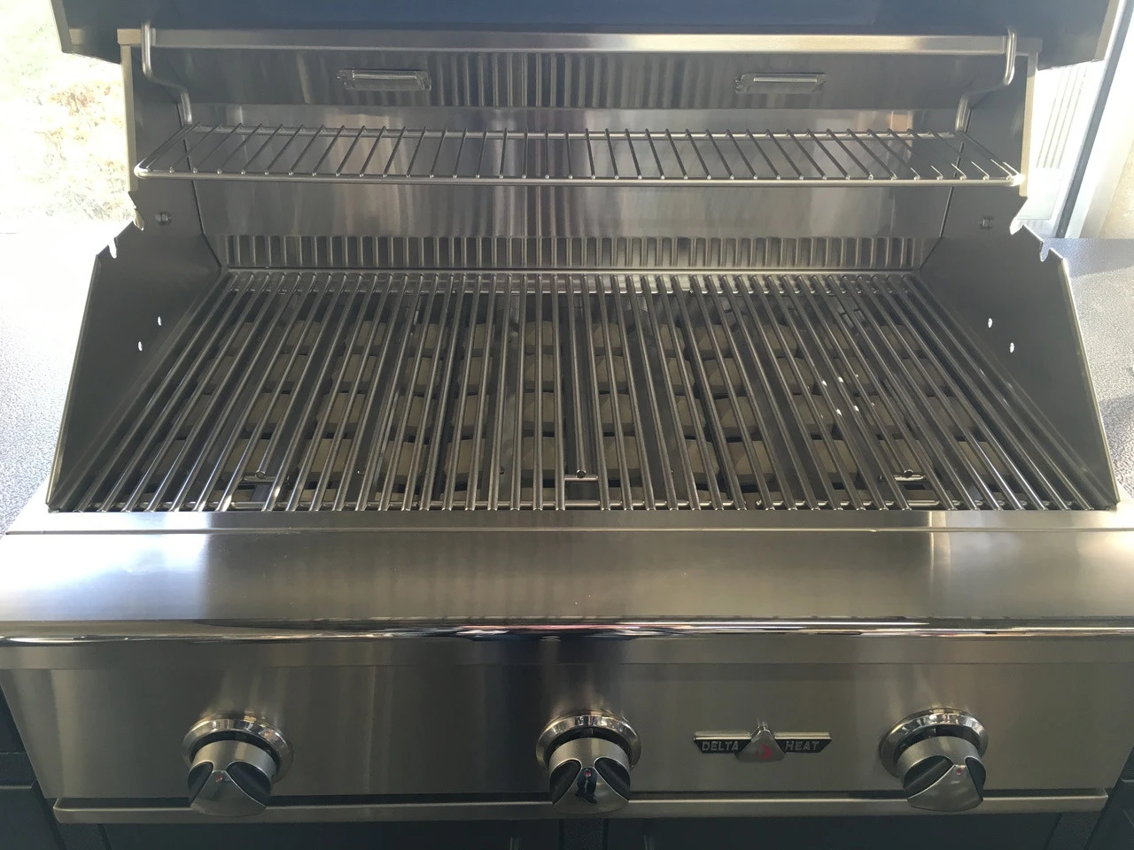 Delta Heat 32" Built-in Grill, No Rotisserie - DHBQ32G 2 Delta Heat 32" Built-in Grill, No Rotisserie - DHBQ32G - Image 2